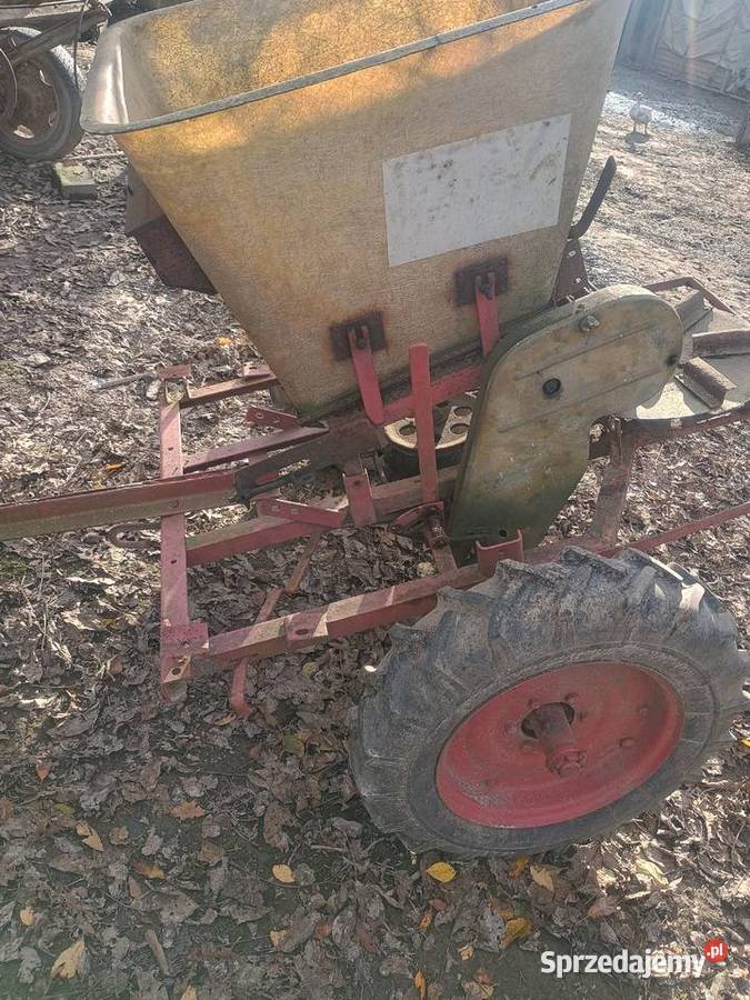 Rozsiewacz Nawozu KOS Rozsiewacze nawozów