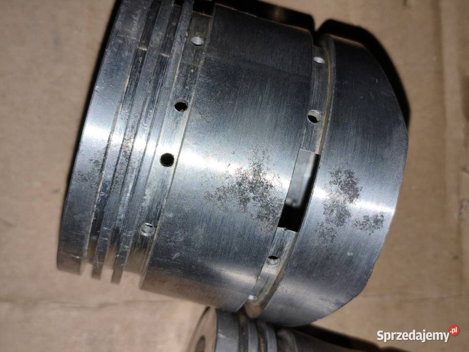 Oryginalne tłoki R2 7842 Ural M61 M62 M63 M66 Leszno