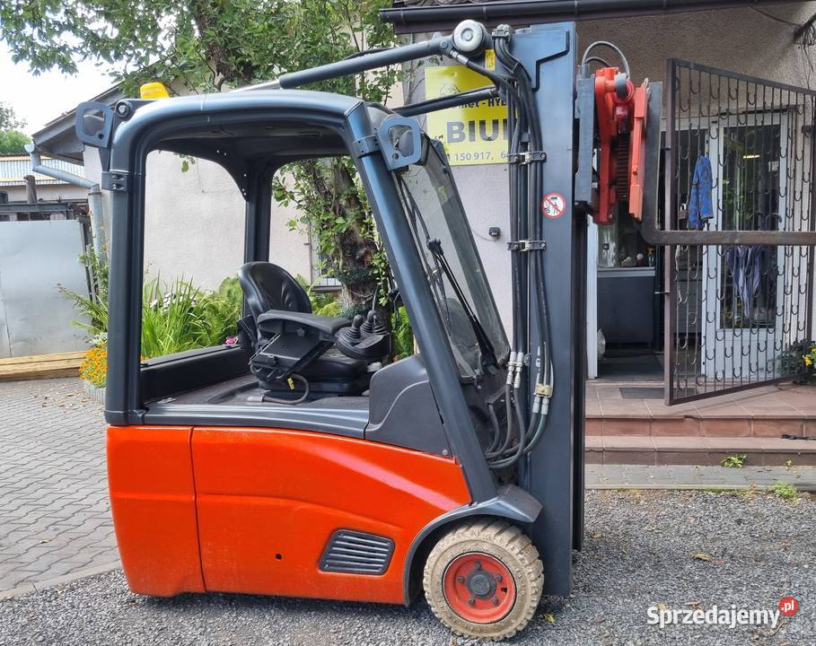 Wózek widłowy elektryczny Linde E16 przesuw