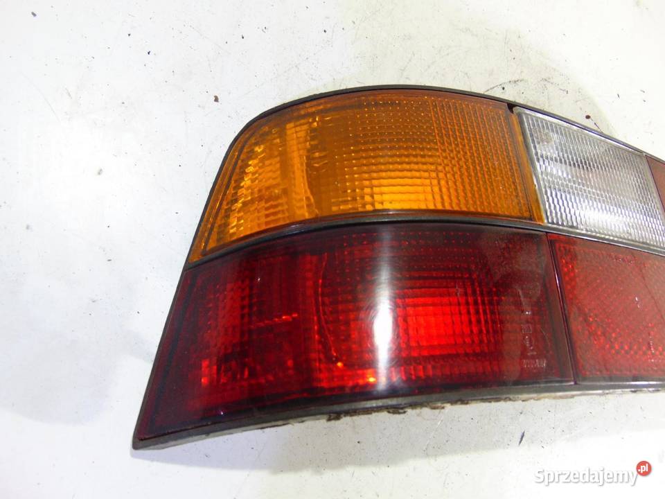 LAMPA LEWA TYLNA TYŁ PORSCHE 924 osobowe wielkopolskie