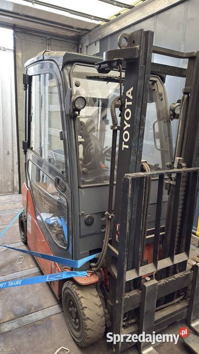 Wózek Toyota 8FBM16T elektryczny