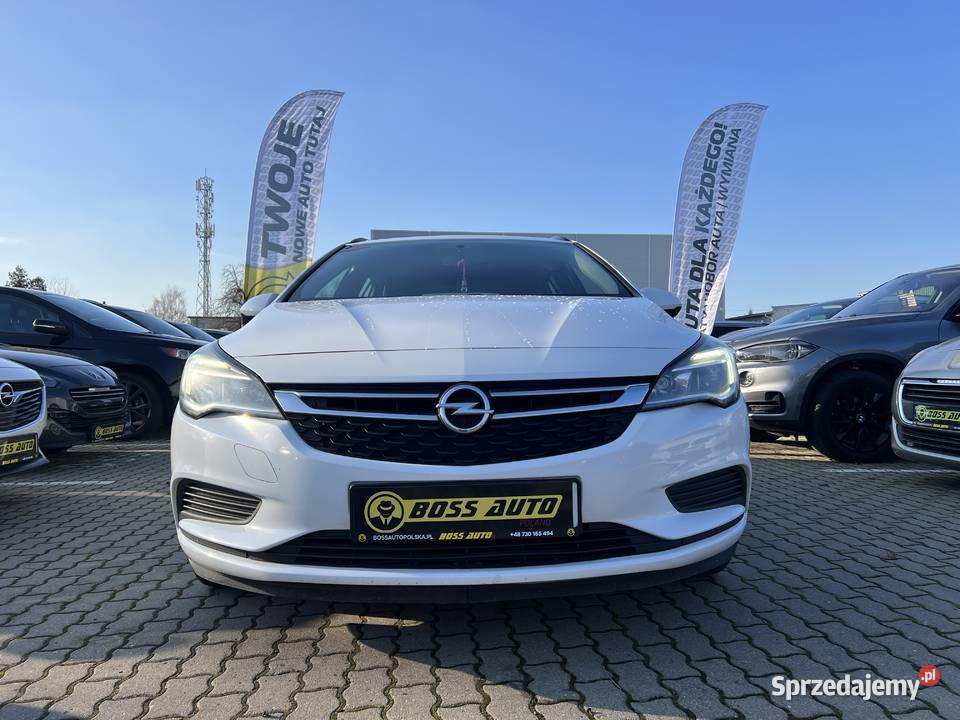 Opel Astra 2016 gniazdo USB