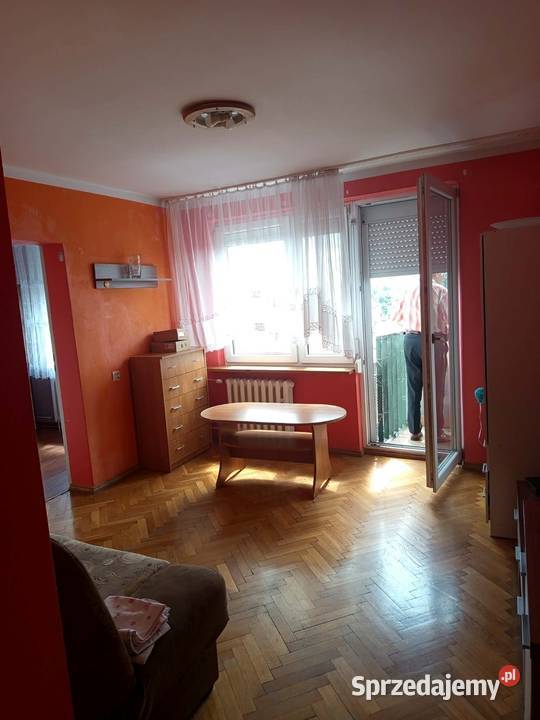 Sprzedam mieszkanie 37 m Legnica ścisłe centrum balkon