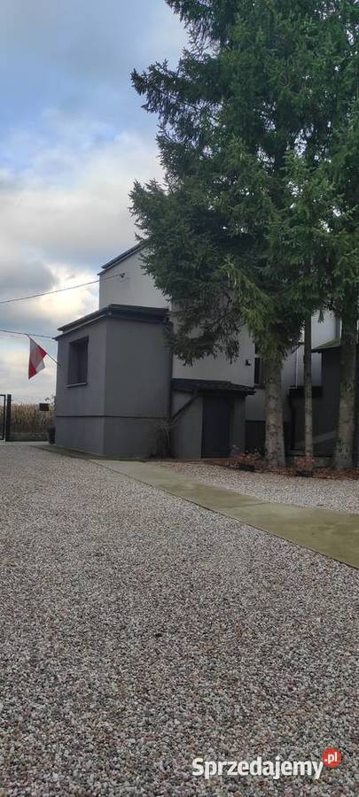 Zadbane siedlisko z 2 oddzielnymi budynkmi Służewo-Pole