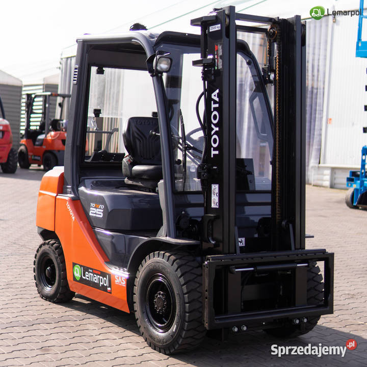 Wózek widłowy TOYOTA 8FGF25 33m GazBenzyna