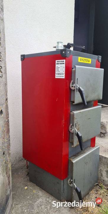 Sprzedam piec kotłowy z całym wyposażeniem Strzelno