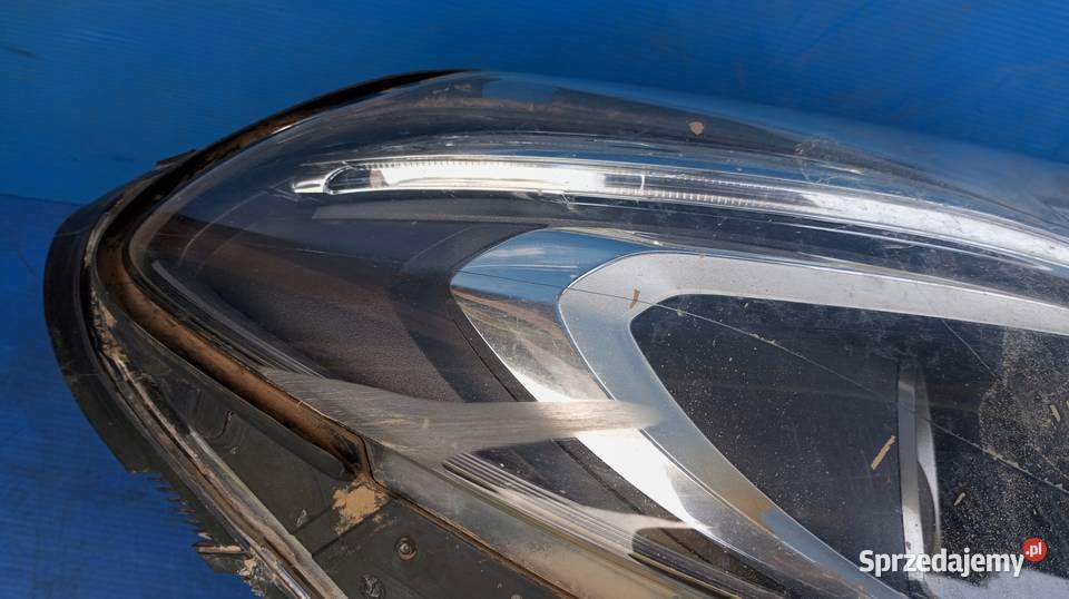 LAMPA PRAWY PRZÓD REFLEKTOR EU A2468201661 Nowy Tomyśl