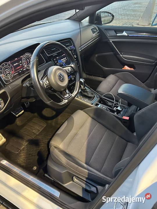 Volkswagen Golf 20 TSI DSG R Performance APR Czechy