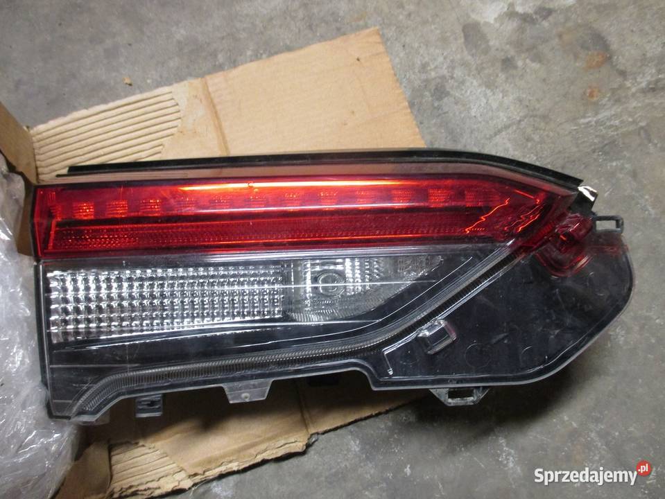 Toyota RAV4 2021r lampa lewy tył w klapę terenowe dolnośląskie