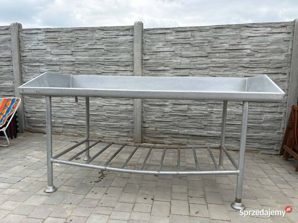 Duży solidny stół aluminiowy do obróbki z Gastronomia Ostrów Wielkopolski