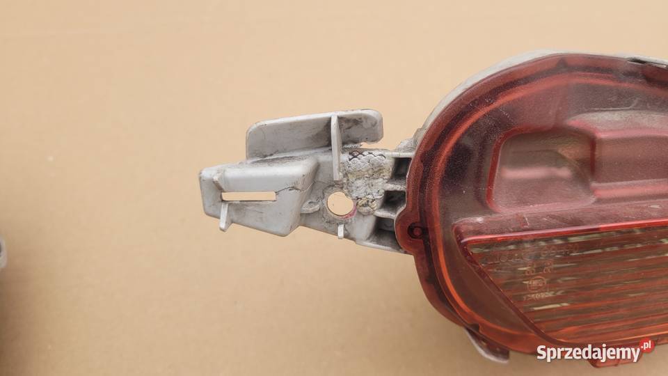 TOYOTA YARIS III LIFT LAMPA PRZECIWMGIELNA PRAWY śląskie Ruda Śląska