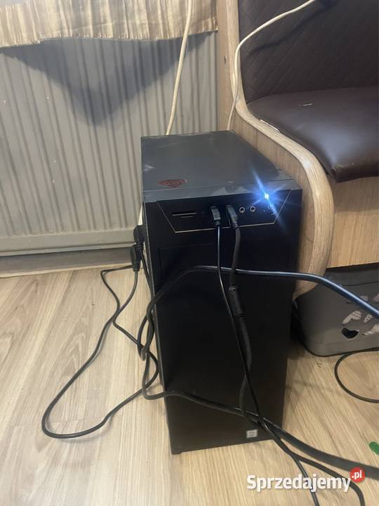 Sprzedam komputer z monitorem i okablowaniem BenQ małopolskie Florynka