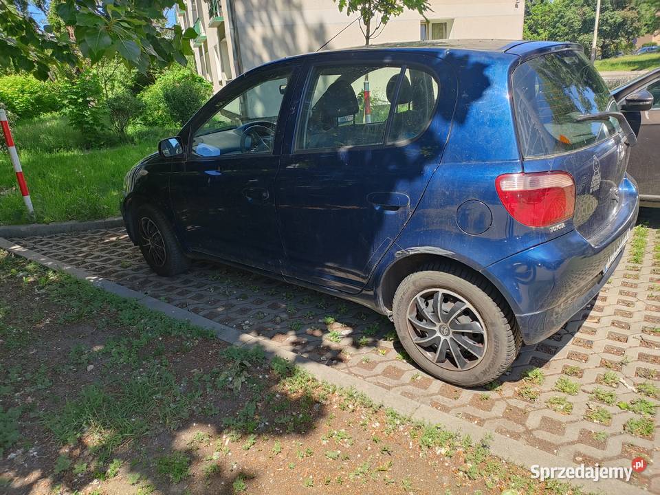 Toyota Yaris 11 benzyna Rok produkcji 2000 Łódź