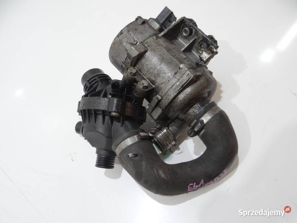 POMPA OBIEGU WODY TERMOSTAT BMW E60 E61 7586924 Strzyżewice sprzedam