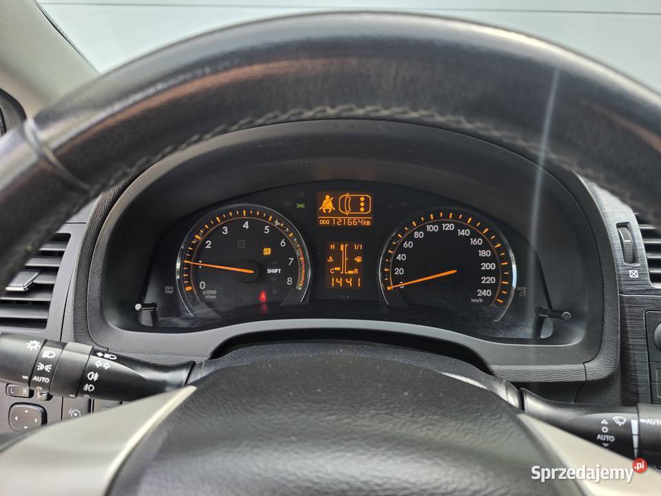 Toyota Avensis 18 SOL Plus produkcji 2009 Oborniki Śląskie sprzedam