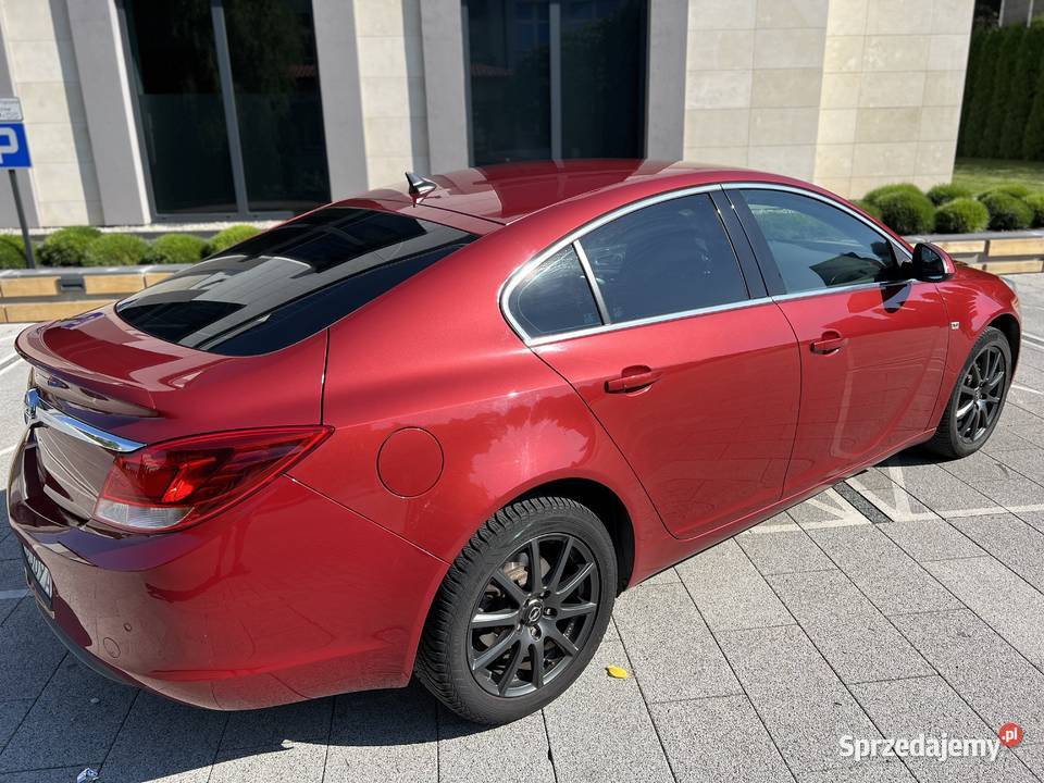 Opel Insigniabenzyna 18niski przebieg Rok produkcji 2010 Insignia Tarnów sprzedam