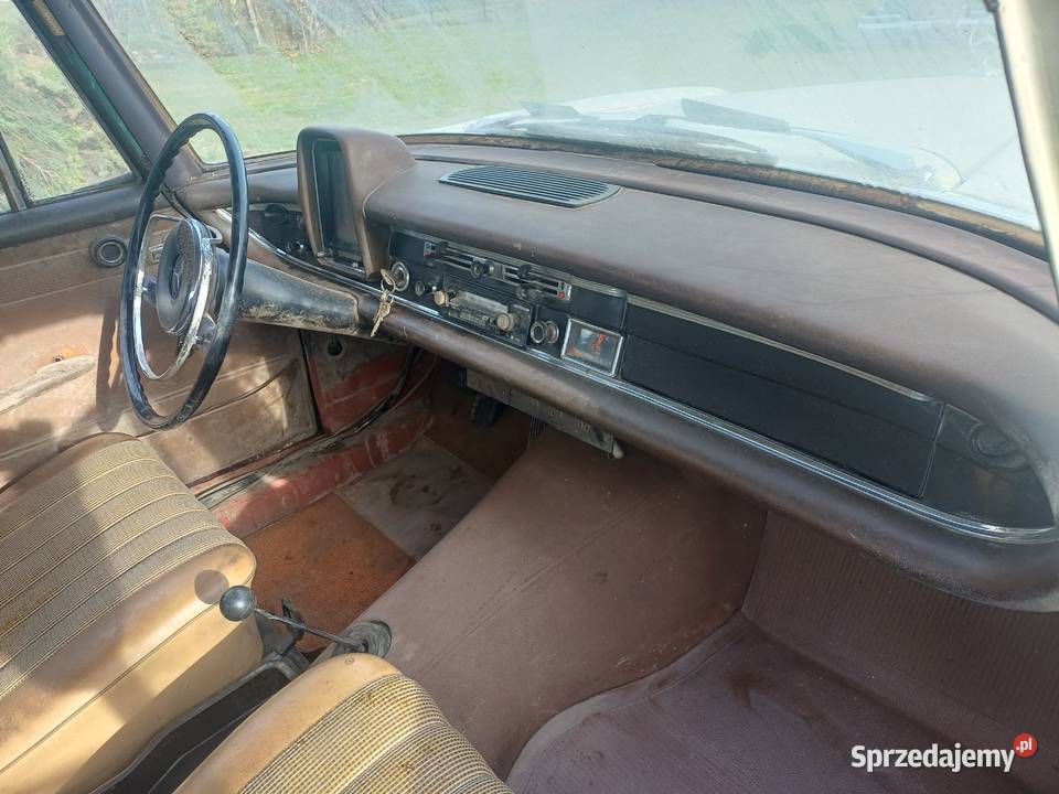 Mercedes w110 200 benzyna manual