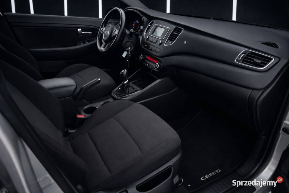 Kia Carens 16 benzynakamera cofaniaopłacona IV