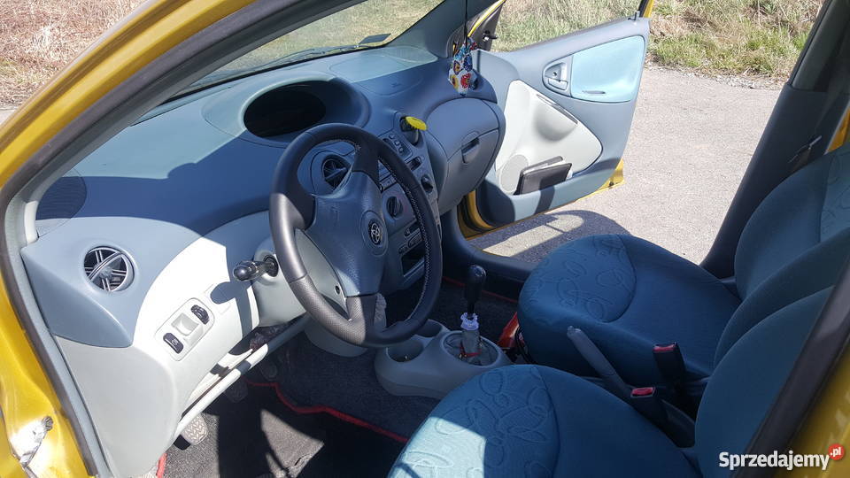 Piękny złoty Yaris Toyota z udokumentowanym Bielsko-Biała