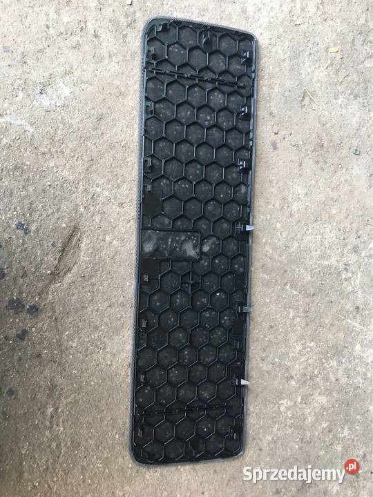 Maskownica tylnego głośnika audi a4 b6 sedan