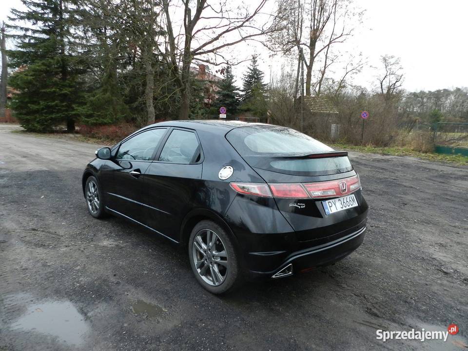 Honda Civic VIII piękne Czarne UFO 18 stan Puszczykowo