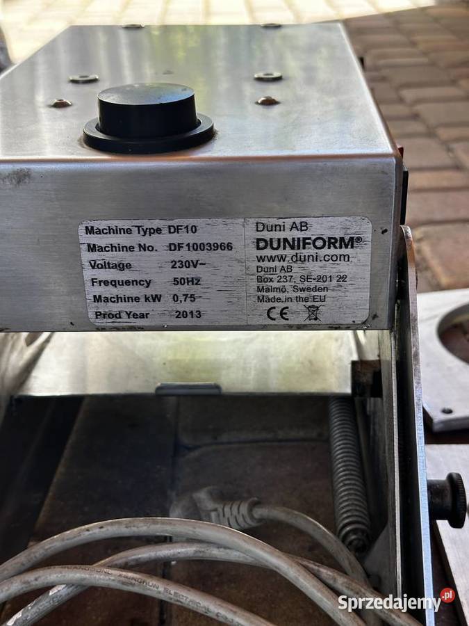 Zgrzewarka do tacek Duniform D10 z matrycami