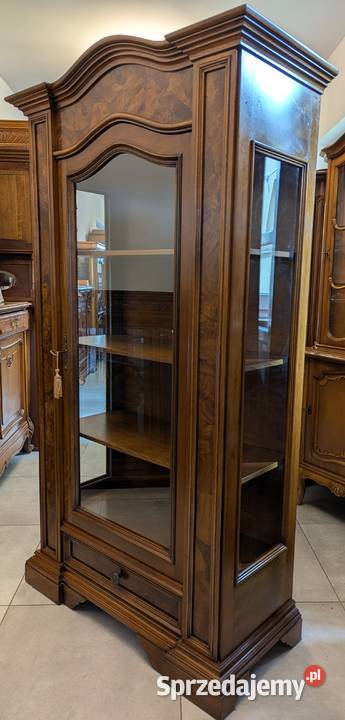 piękna witrynaserwantka czeczota orzechsklep Dąbrowa Górnicza