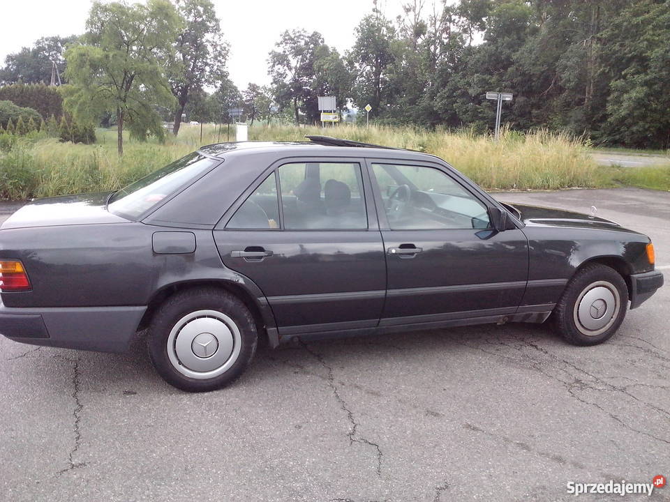 Mercedes 124 250D Wąska listwa nieuszkodzony Samochody osobowe śląskie Pilchowice
