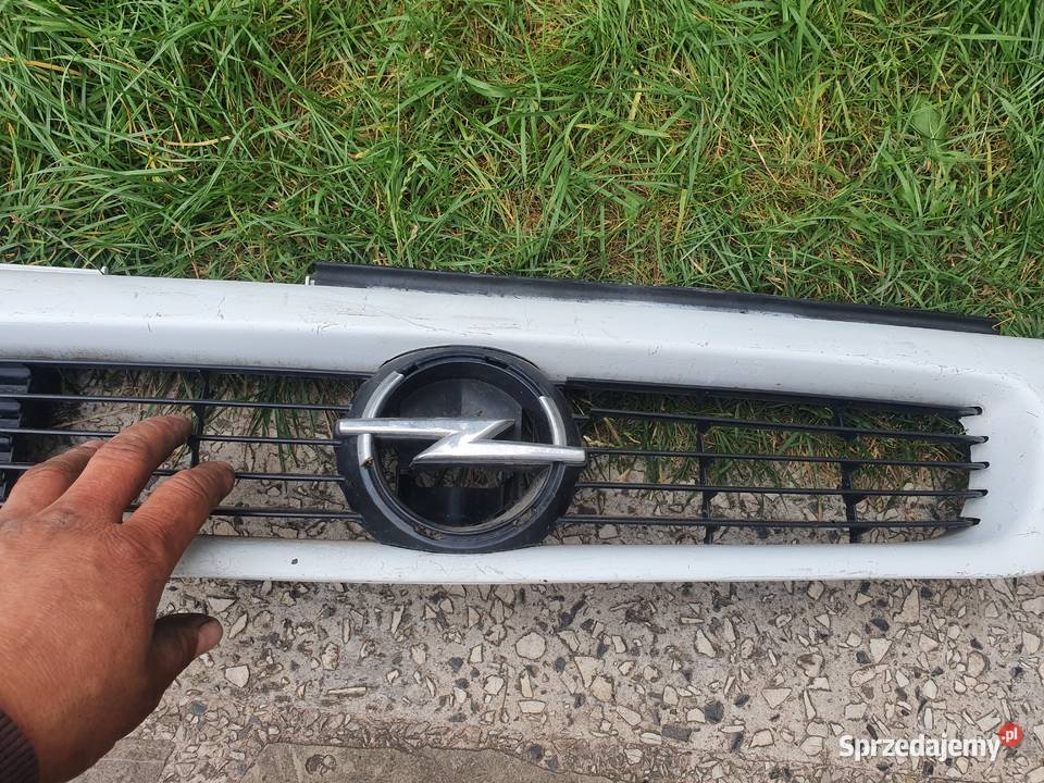 Grill atrapa chłodnicy Opel Astra F 9502 classic małopolskie Kraków sprzedam