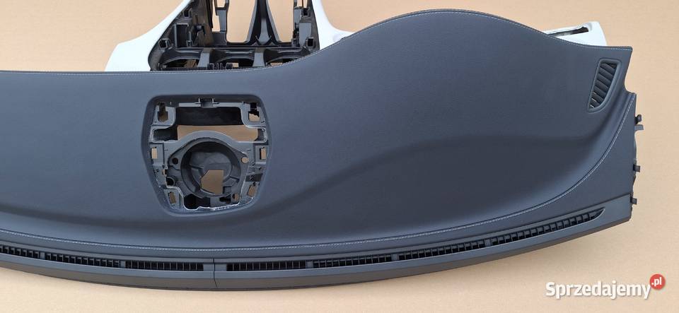 MERCEDES CKLASA W205 KONSOLA DESKA ROZDZIELCZA sprzedam