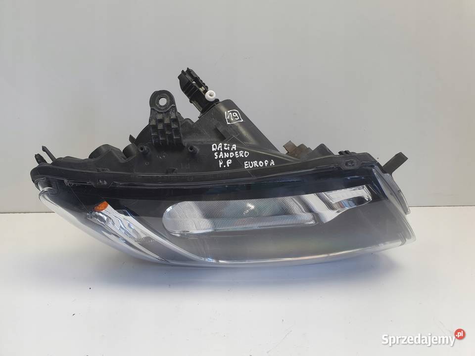 Dacia Logan Sandero II 1216r PRZEDNIA LAMPA osobowe Janów sprzedam