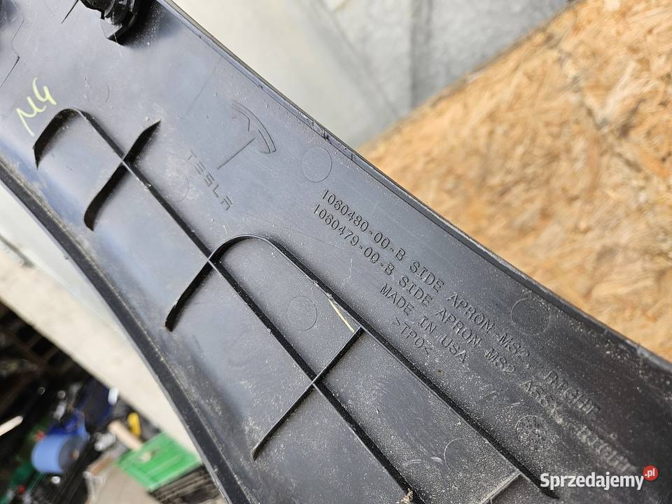 TESLA MODEL S LIFT MASKOWNICA WANNY PRAWA Międzychód