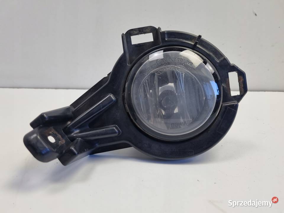 Nissan Juke PRAWY HALOGEN PRZECIWMGIELNY Ramka sprzedam