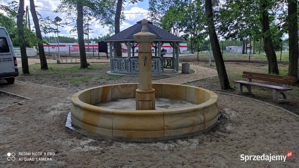 Fontanna z kamienia naturalnego piaskowca dolnośląskie Kamienna Góra