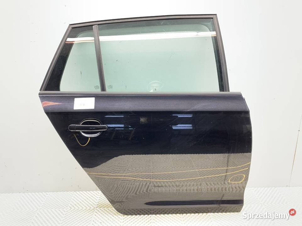 DRZWI PRAWY TYŁ SKODA RAPID Kombi 1Z1Z osobowe