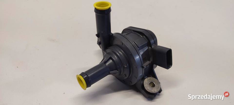 MAZDA 2 TOYOTA YARIS IV POMPKA WODY 15 HYBRID osobowe