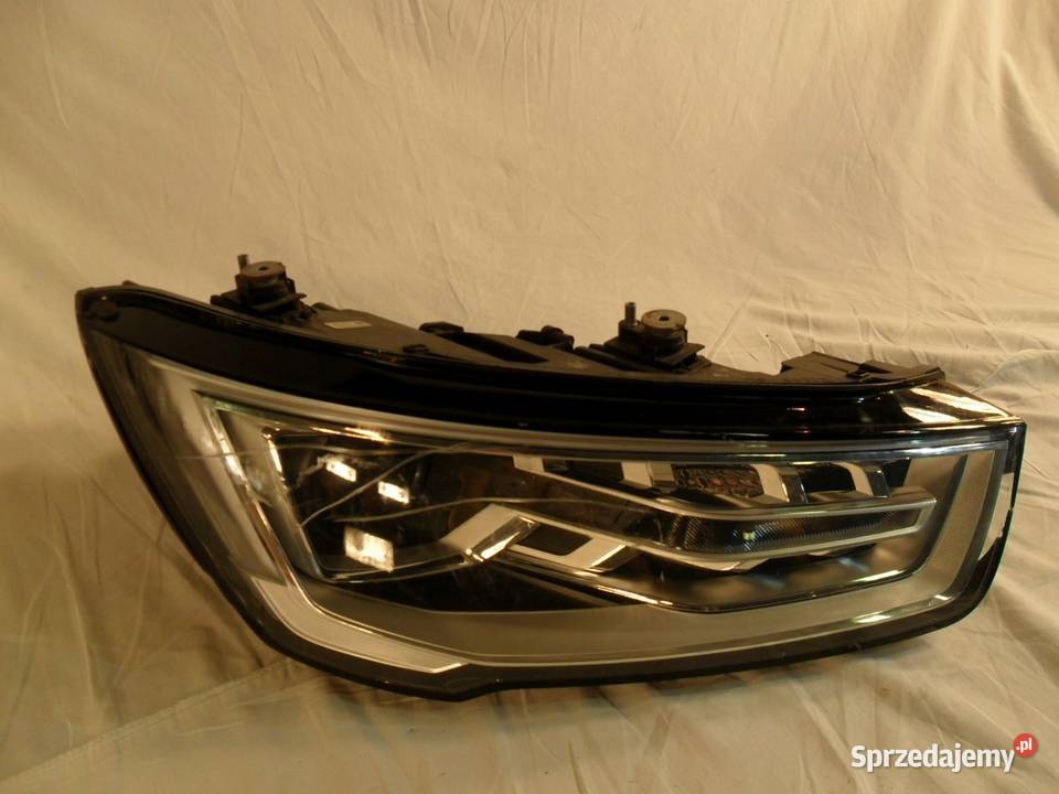 Reflektor XENON Audi A1 8x 2012 lift prawa Rok produkcji 2012