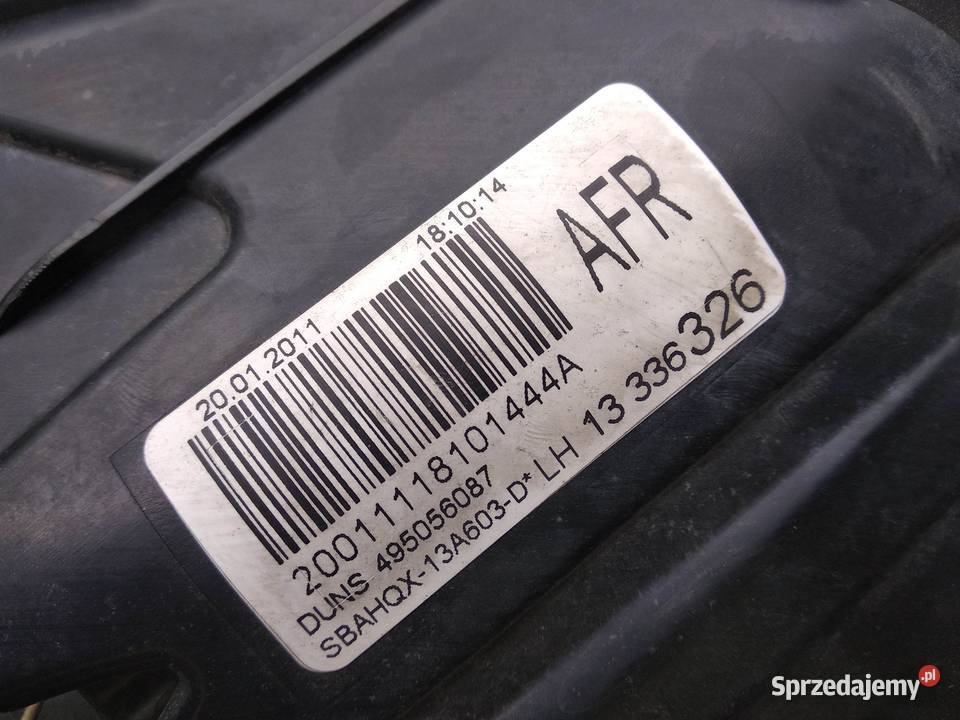Opel Astra J kombi lampa tył tylna lewa narożna