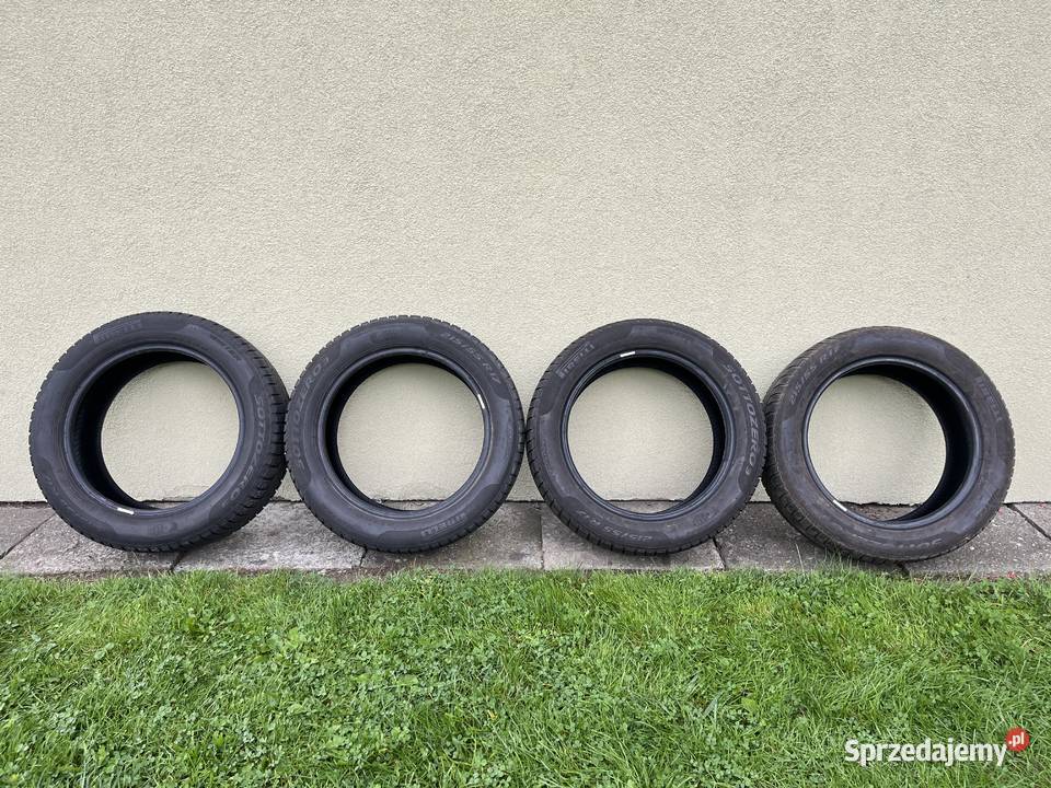 Opony zimowe Pirelli Sottozero 3 21555 R17 215 Żywiec
