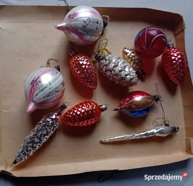 Sprzedam zestaw 11 bombek choinkowych z PRL Lata Porcelana i szkło sprzedam