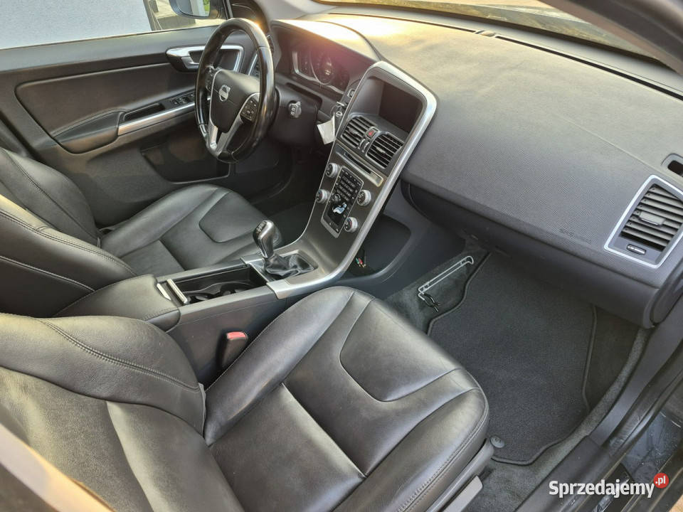 Volvo XC 60 lift skóra grzane fotele nawigacja Drelów