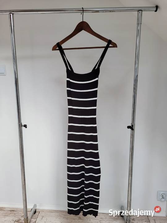 Czarna w białe paski dzianinowa sukienka z Liszki sprzedam
