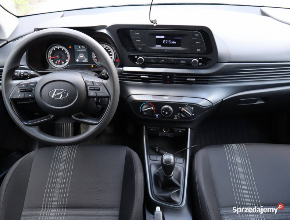 Hyundai i20 12 MPI czujnik parkowania