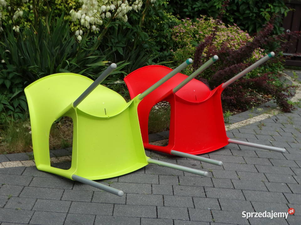 Dwa Hiszpańskie krzesła z tworzywa sztucznego Biłgoraj