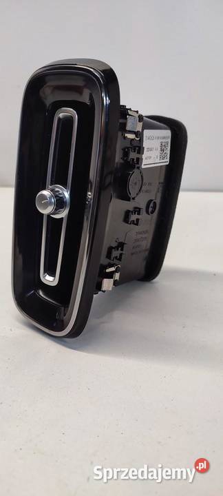 VOLVO XC40 KRATKA NAWIEWU DESKI PRAWA 31442626 sprzedam