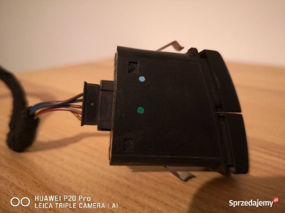 Przełącznik świateł awaryjnych i zamka drzwi BMW Kościan