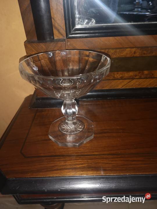 Krysztalowa patera na nodze cukiernica Gdańsk