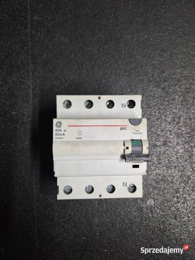 Wyłącznik różnicowoprądowy 3f 40A 30mA używany Pozostałe śląskie Ruda Śląska