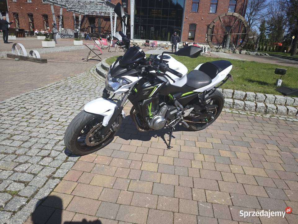 Kawasaki Z 650 biała perła Rok produkcji 2017 małopolskie Wadowice sprzedam