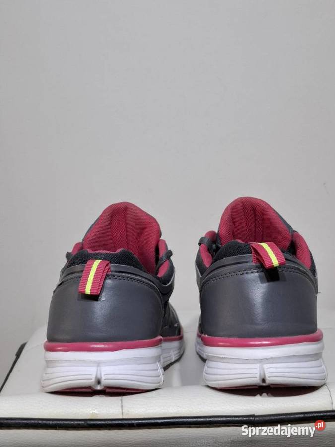Sportowe lekkie sneakersy 395 trampki fitness tkanina małopolskie